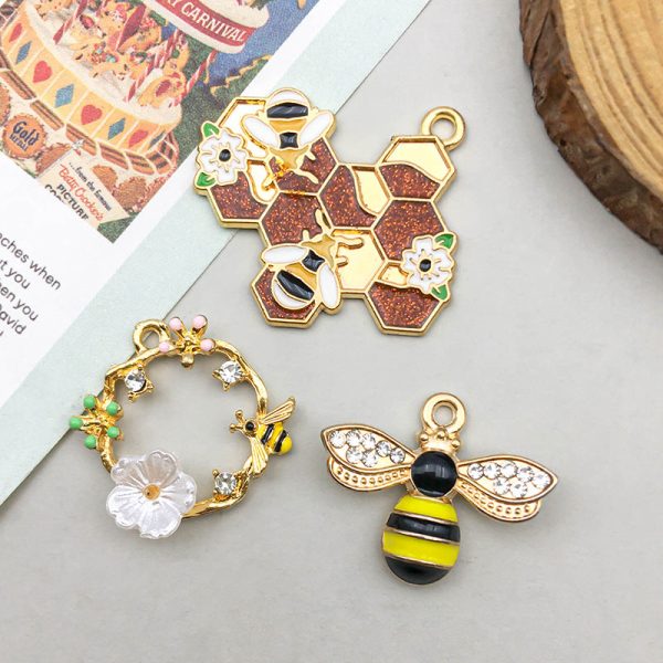 Wholesale 1 Drop Oil Alloy Yellow Simulation Cute Cartoon Bee Hive Pendant DIY Pendant Hot on Sale