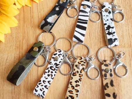 Wholesale 2pcs Western Style Animal Fur Pattern Camouflage Genuine Leather Personalized Handmade Keychains Discount