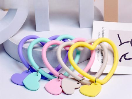 Wholesale Mobile Phone Anti-loss Silicone Heart-shaped Hanging Ring Key Chain Online Sale